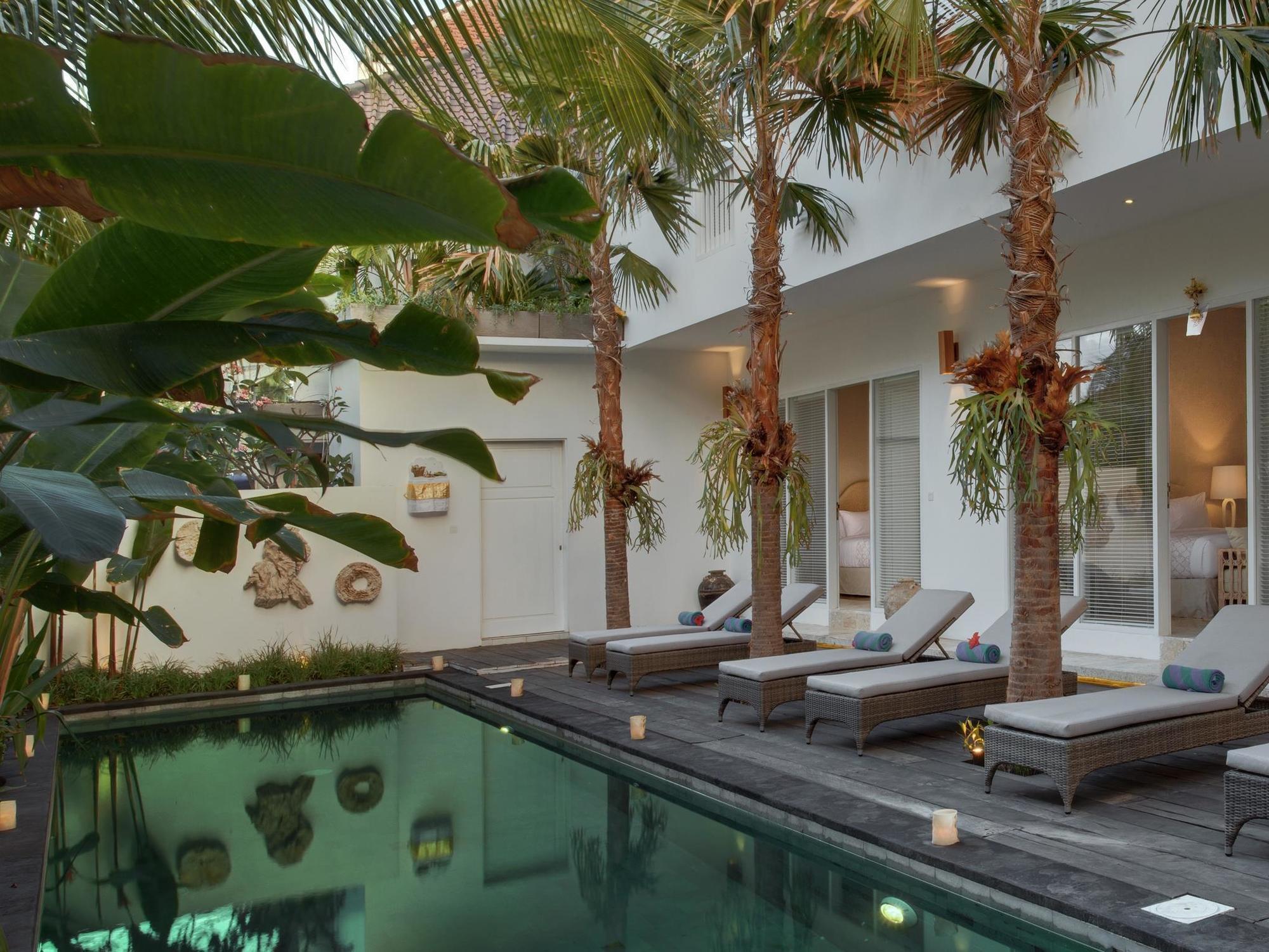 Room & Vespa 4 Seminyak  Exterior photo